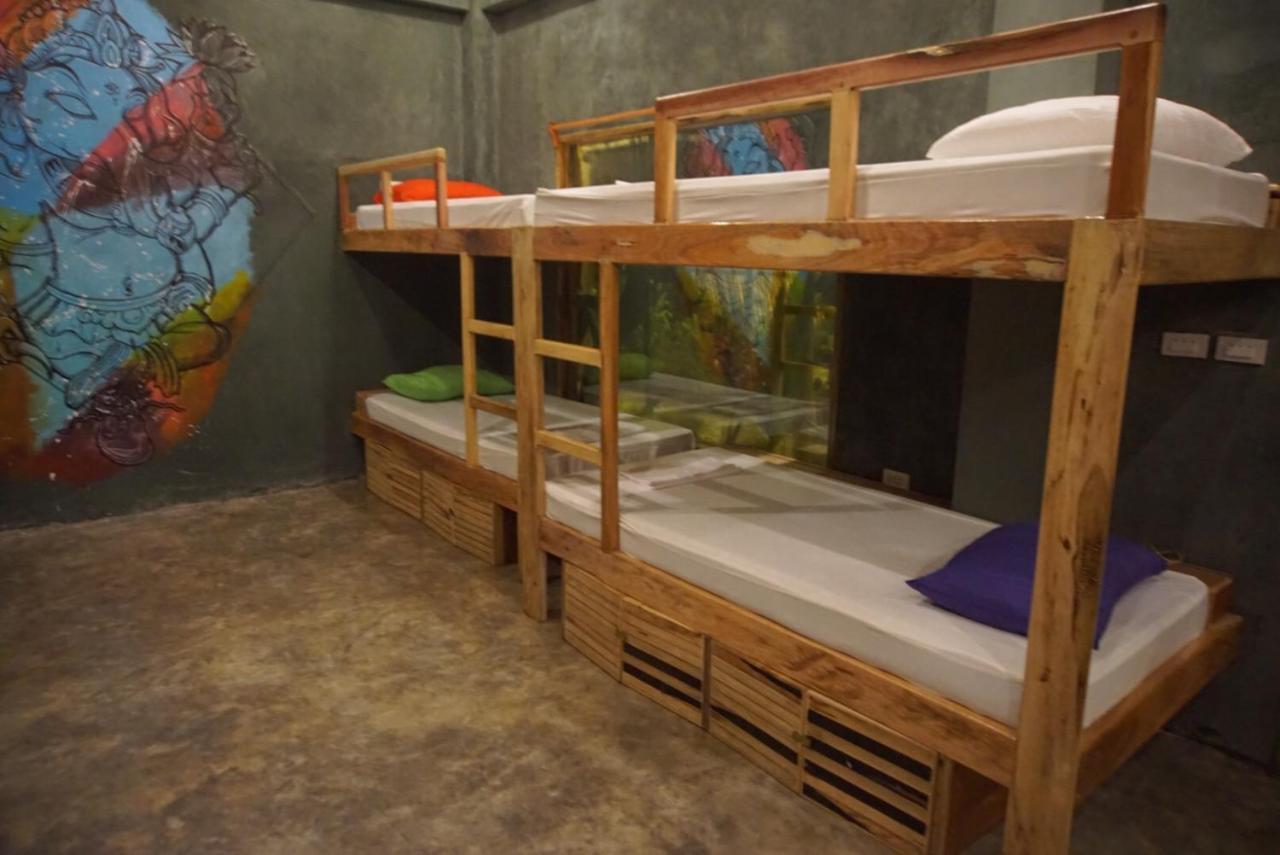Hiraya Surf Hostel General Luna  Extérieur photo